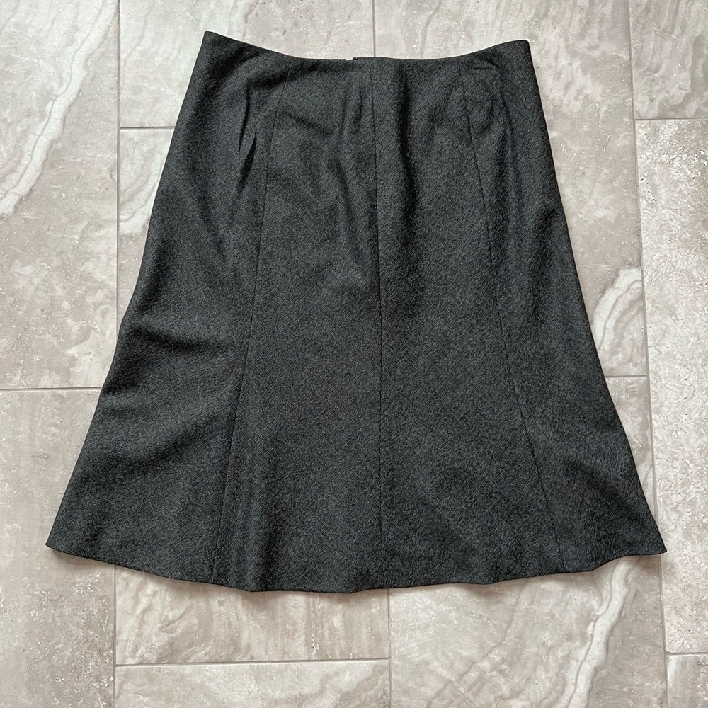 Ann Taylor wool blend midi skirt. Size 10.